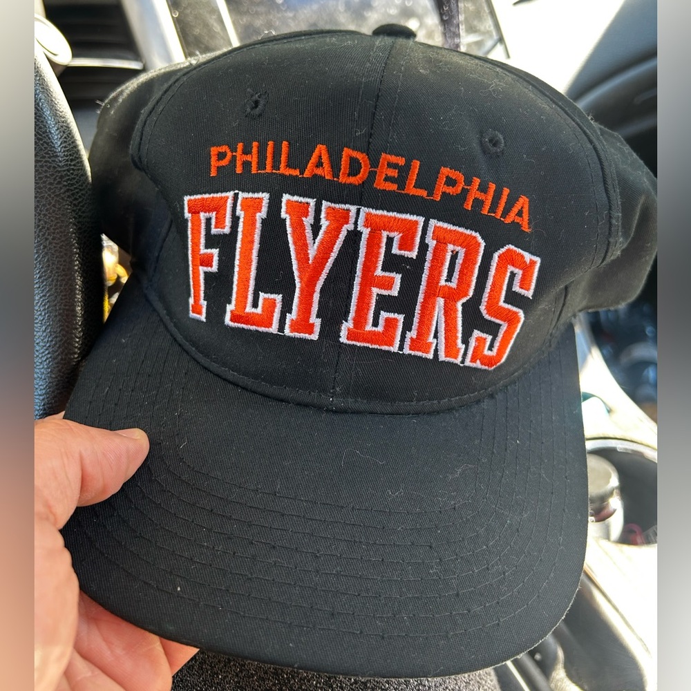🔴SOLD🔴Philadelphia flyers starter hat